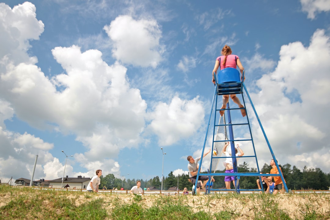 Triki i strategie w grach plażowych