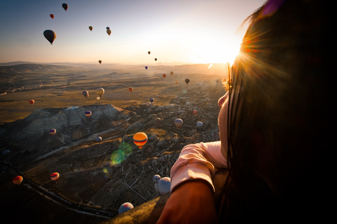 Reklamowe balony promujące markę na evencie