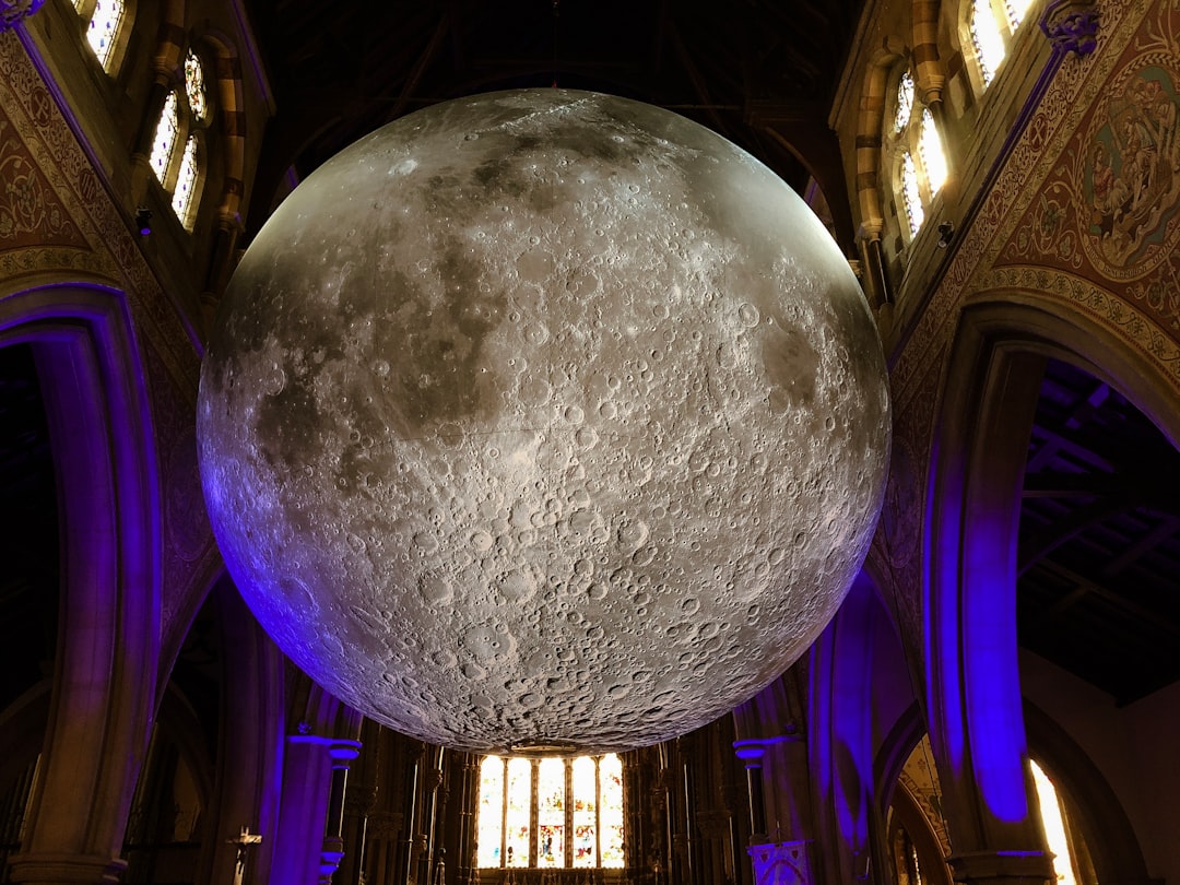 Dmuchane gadżety reklamowe zwiększające widoczność marki na imprezach